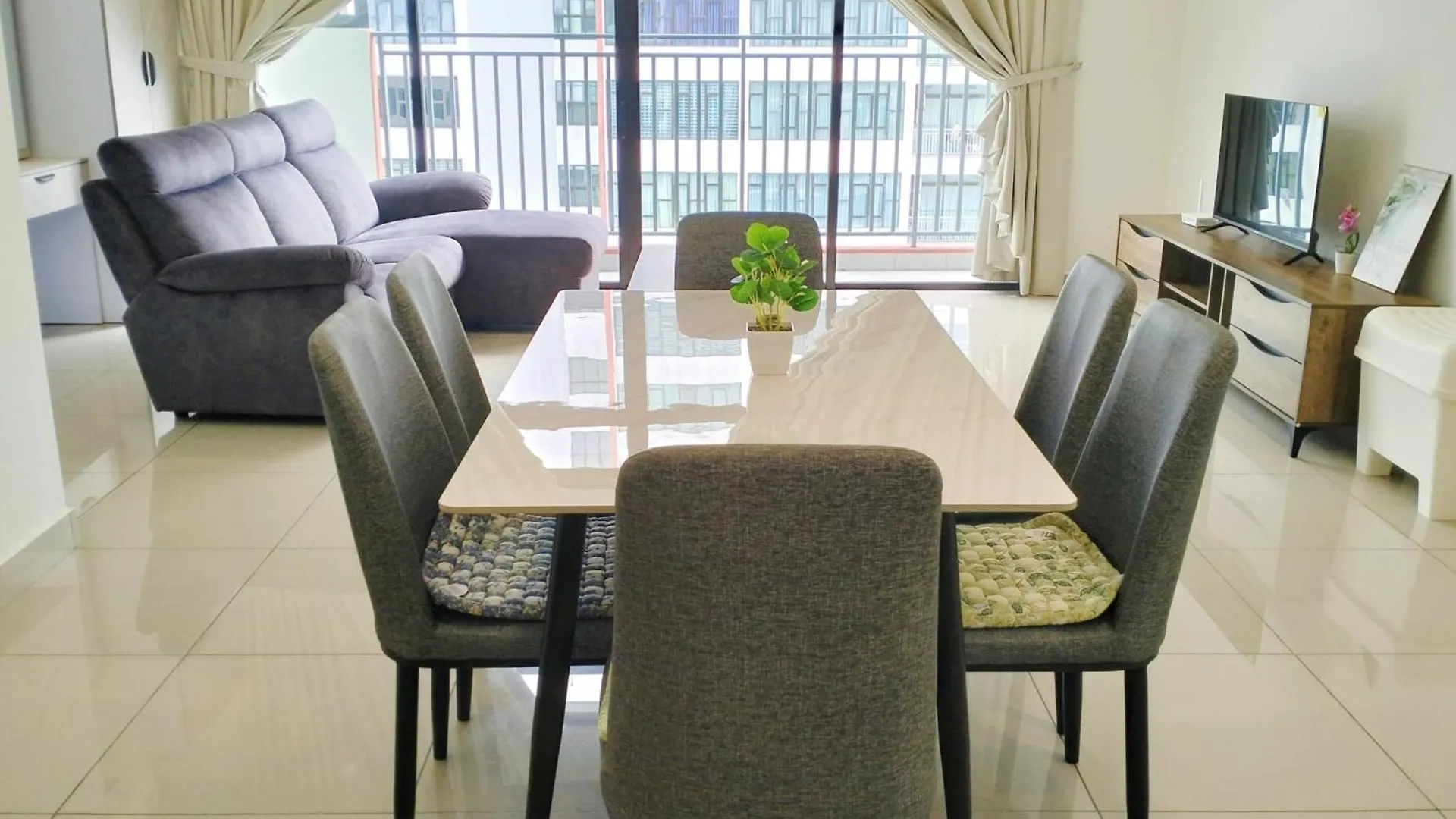 Jb Austin Regency @ Simple Tidy Comfort 7 Pax Johor Bahru Malaysia